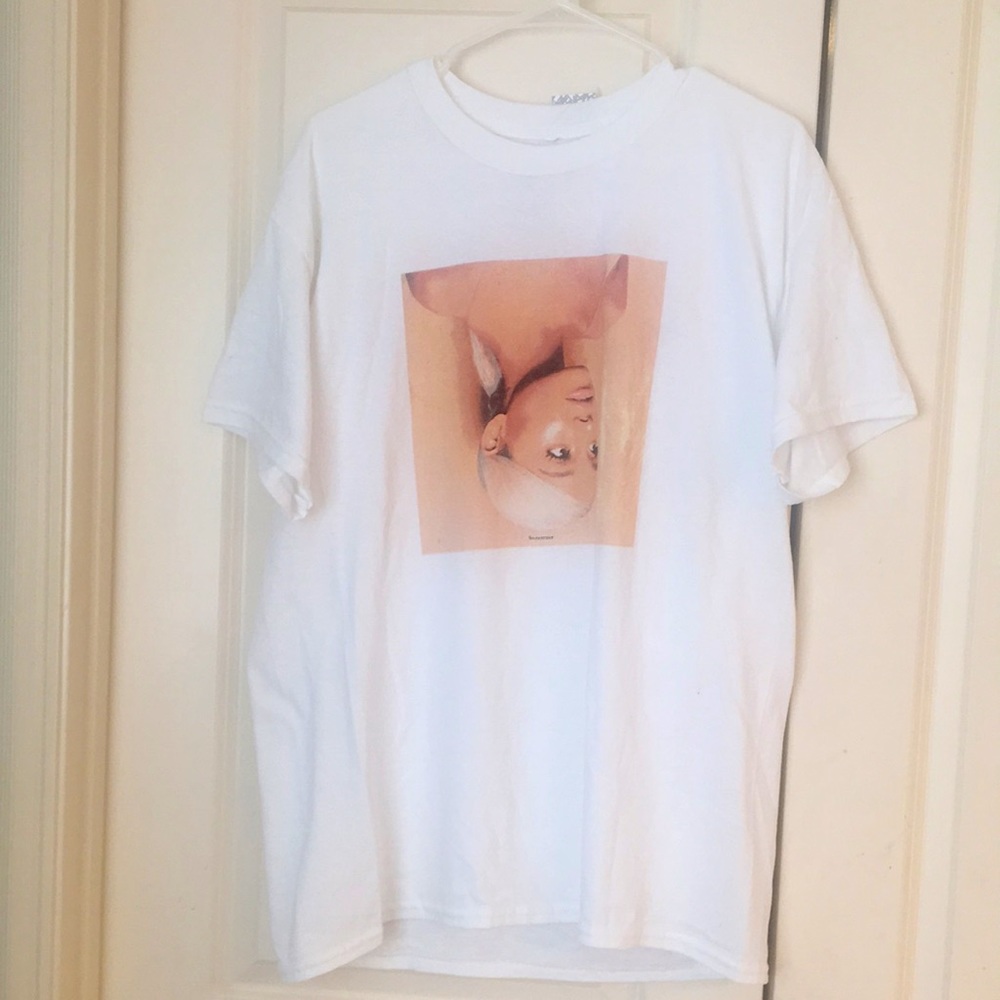 Ariana Grande sweetener tour shirt